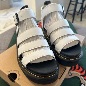 size 6 women’s doc marten Blaire sandals